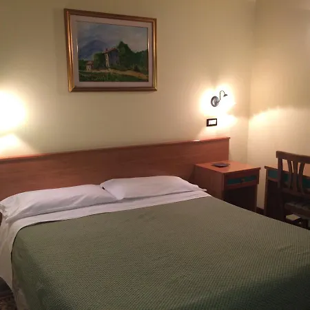 Hotel Italia-2